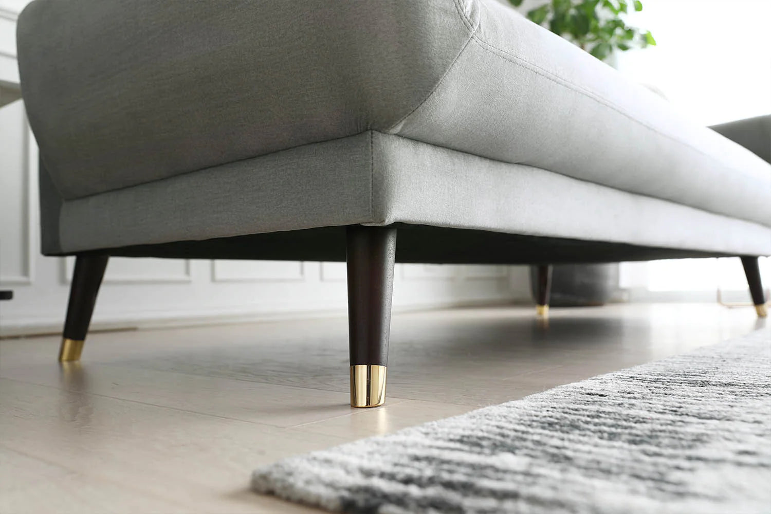 ¿CUÁL ES LA ALTURA DE ASIENTO ÓPTIMA PARA UN SOFÁ?