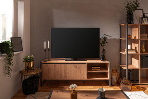 Mueble de televisión industrial con armarios Kotor.