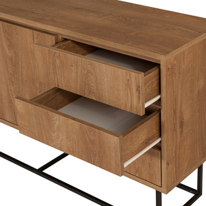Aparador de 2 puertas y 3 cajones, diseño de madera oscura Sabinov, fondo blanco, cajones abiertos concept u