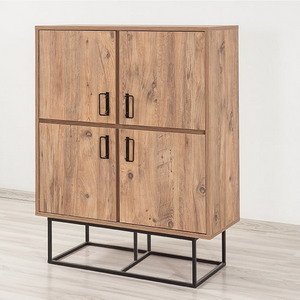 Aparador vintage de madera Bresov con puertas cerradas y ambiente acogedor concept u