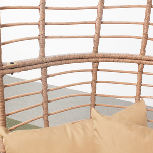 Conjunto de exterior con sillón con patas efecto ratán y reposapiés cojín grande en beige paquete con zoom resina concept u