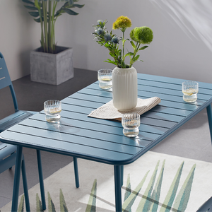 Muebles de jardín para comedor de 4 a 6 personas en mesa zoom de acero azul Bérgame