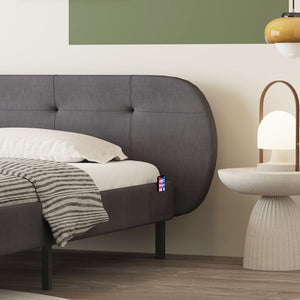 Cama capitonada 140x190 cm gris con cabecero y somier Tulsa zoom en cabecero y bolsillo para teléfono