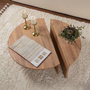 mesa de centro redonda con podio de madera y tablero de pollo concept u