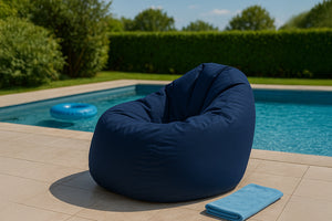 Puff azul marino de Ohau para ambiente concept u
