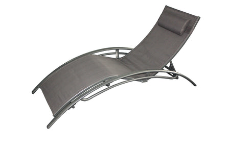 Tumbona regulable y apilable con patas de acero Limea Gris sobre fondo blanco