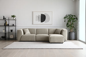 Monroe pana gris claro: Sofá modular de 3 plazas + 1 puf gris claro