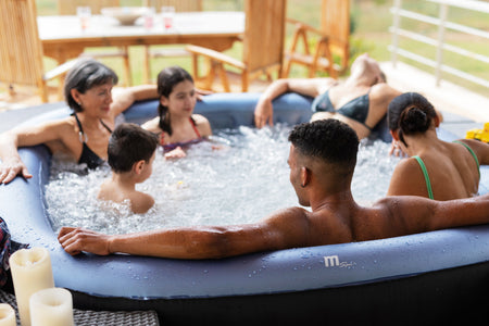 Spa hinchable de forma cuadrada para 6 personas