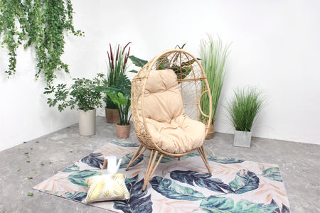 silla huevo de ratán beige