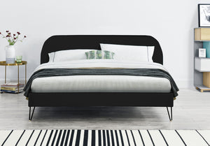 Estructura de cama de terciopelo negro y patas negras de 160